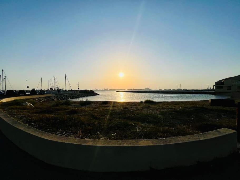 Voile De Mer - Les Pieds Dans L'Eau, Clim, Wifi, 2 Personnes Διαμέρισμα Fos-sur-Mer Εξωτερικό φωτογραφία