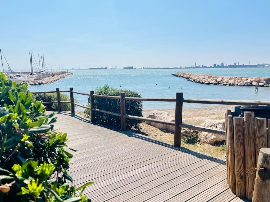 Voile De Mer - Les Pieds Dans L'Eau, Clim, Wifi, 2 Personnes Διαμέρισμα Fos-sur-Mer Εξωτερικό φωτογραφία